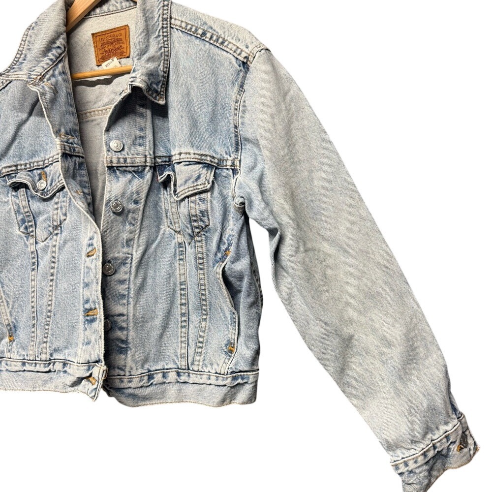 Vintage Levis Denim Trucker Jacket Light Wash Made in USA Mens Medium - Picture 5 of 12